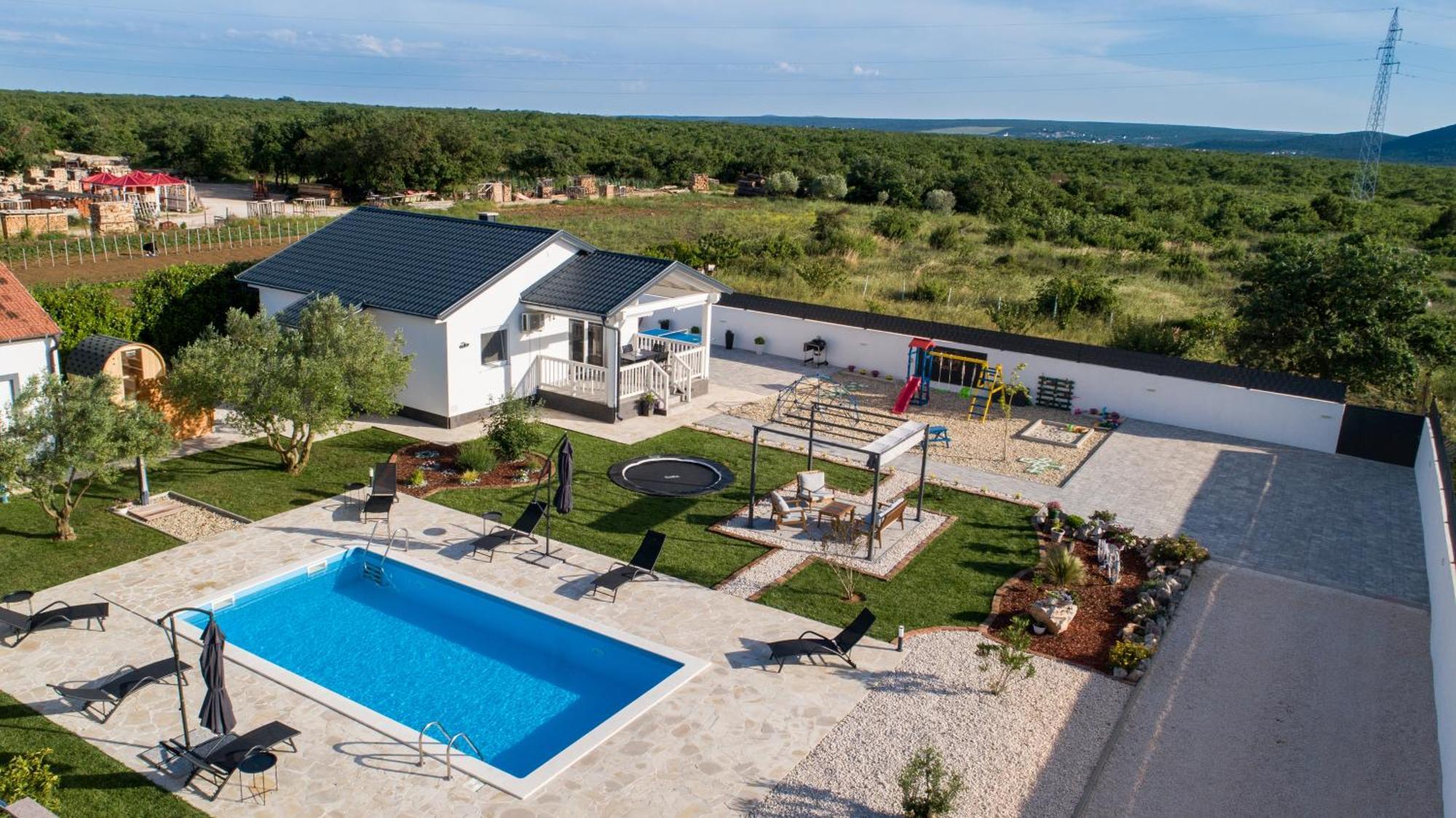 Holiday Home Aprilis With Pool, Jacuzzi And Sauna Galovac  Exterior photo